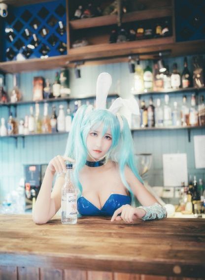 噼里啪啦电影_十万网红美女美酱