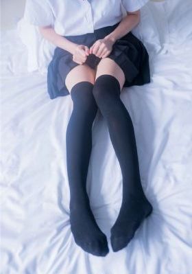 老汉老妇野战树林大片_国产剧高清完整版